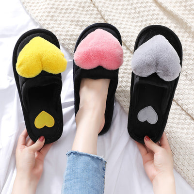 Pantuflas de Invierno Acogedoras con Diseño Romántico para San Valentín - Image 2