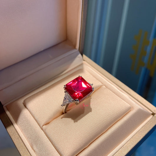 Anillo de Rubí y Esmeralda Sintética con Elegancia Clásica para Mujer - Image 4