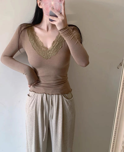 Blusa Base Elegante de Encaje con Cuello en V y Manga Larga - Image 32