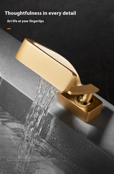 Grifo de Lujo Dorado con Cascada para Lavamanos - Agua Fría y Caliente - Image 27