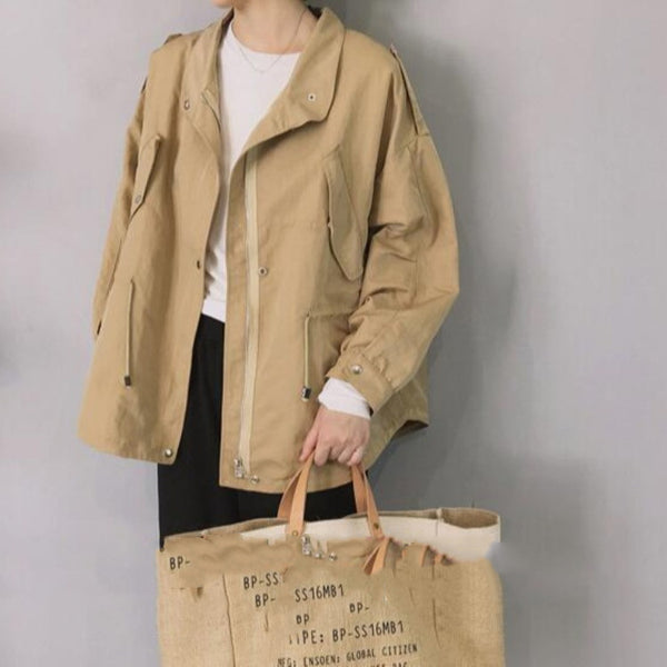Chaqueta Corta Estilo Capa Suelta con Detalles de Herramientas