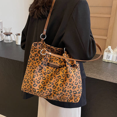 Bolsa Grande de Lona con Estampado de Leopardo para Hombro - Image 3