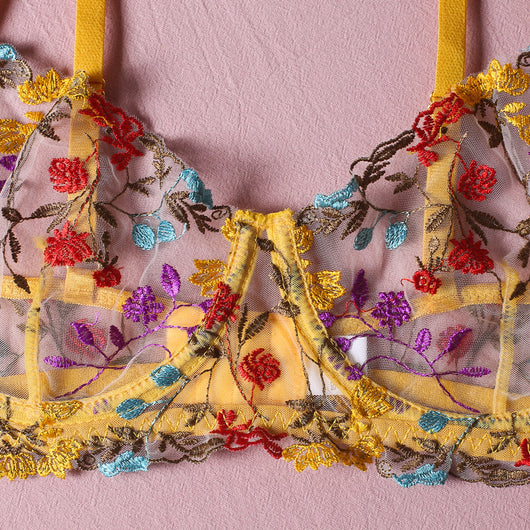 Conjunto Sensual de Lencería con Encaje Transparente y Ligas - 3 Piezas - Image 5