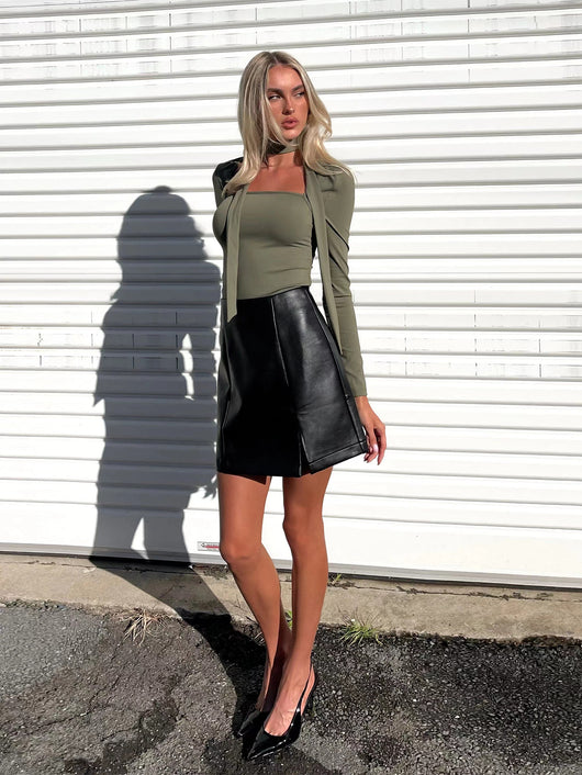 Blusa Cuello Cuadrado con Lazo Ajustada - Estilo Europeo Sofisticado para Otoño e Invierno - Image 10