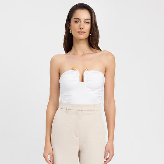 Blusa Escotada sin Espalda con Pliegues y Detalles en Ágata - Image 29
