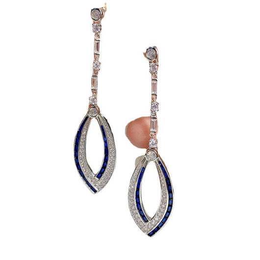 Aretes Hueco con Borla Larga para Mujer - Image 3