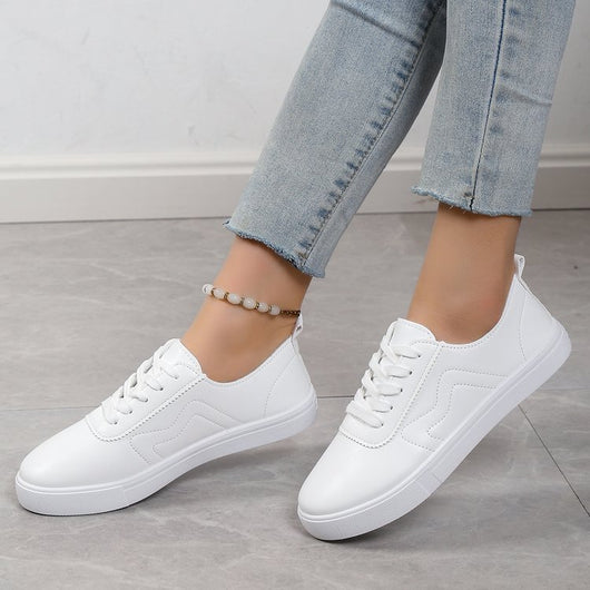 Zapatos Blancos Cómodos con Cordones y Suela Plana - Image 3
