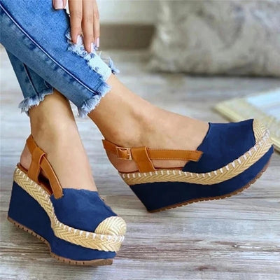 Sandalias Cuña Bicolor con Pulsera y Detalles de Rafia - Image 3