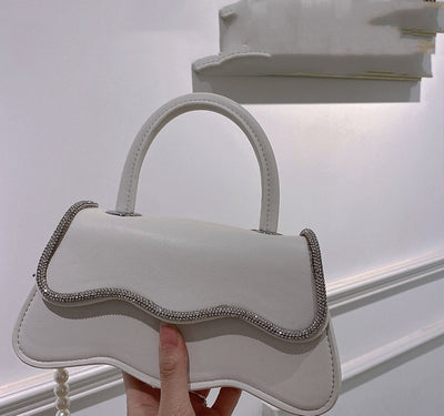 Bolso de Mano Brillante con Diamantes Engarzados - Image 6