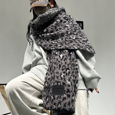 Pañuelo Triangular Estampado Leopardo - Abrigo Versátil para Primavera y Otoño - Image 3