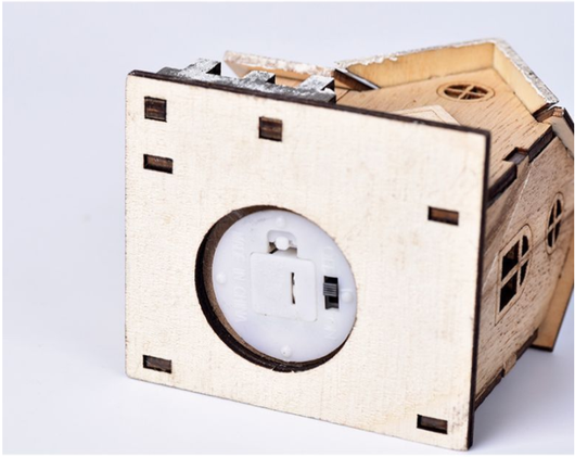 Casita Navideña de Madera con Luz LED - Image 14