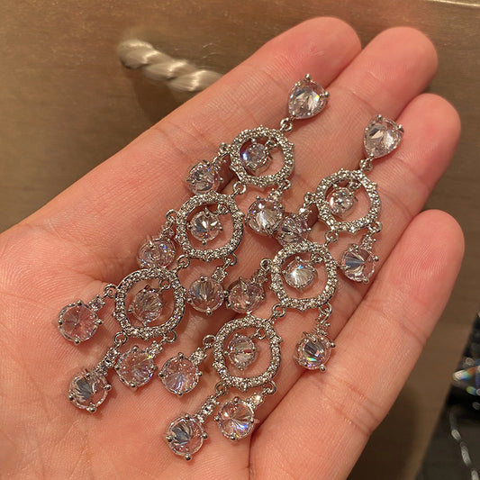 Aretes Largos de Circón con Borla - Elegancia Femenina - Image 2