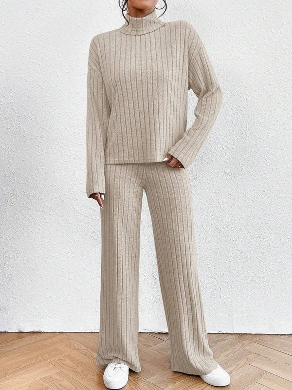 Conjunto Dos Piezas: Blusa Cuello Alto a Rayas y Pantalón Ancho Holgado - Image 7