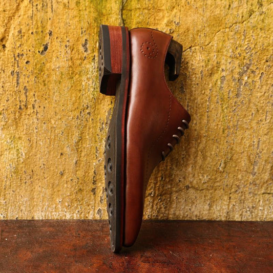 Zapatos de Cuero Vintage con Punta Afilada y Cordones - Resistentes y Elegantes - Image 2