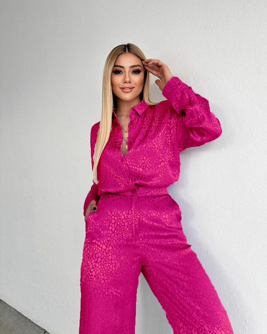 Conjunto de Dos Piezas Mujer con Camisa Estampado Leopardo y Pantalón - Image 29