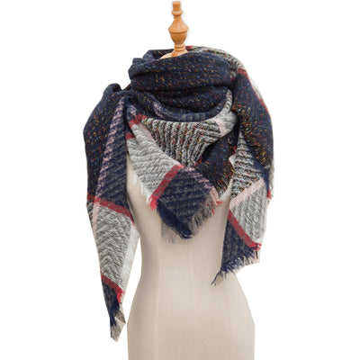 Chal Triangular Escocés para Otoño e Invierno - Amplio y Versátil - Image 31