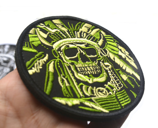 Parche Bordado Calavera Minimalista con Velcro - Image 3