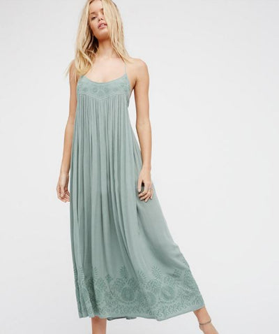 Vestido Largo Bordado con Tirantes Ajustables - Image 5