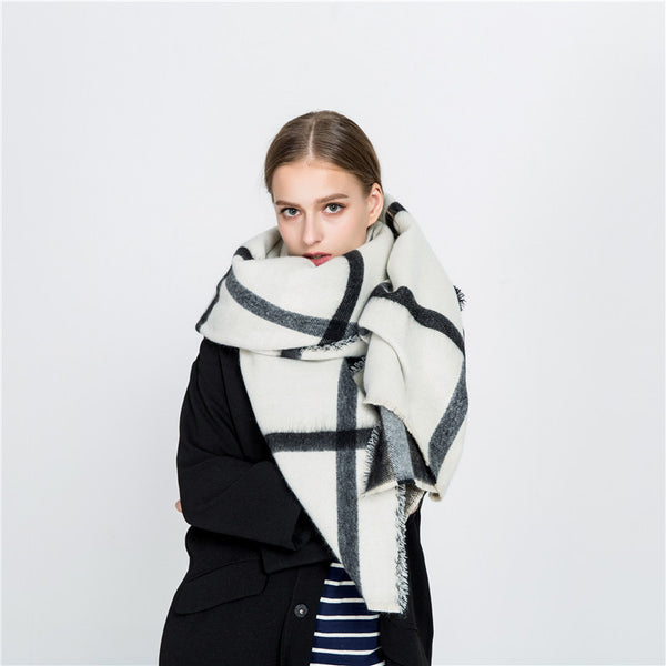 Bufanda Reversible Blanco y Negro de Microcashmira