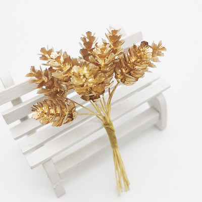 Decoración Navideña Artesanal con Piñas y Ramas de Pino - Image 10
