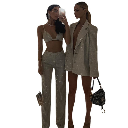 Traje de Noche Brillante con Chaqueta Glitter, Pantalón Slim Cintura Alta y Camisola - Image 2