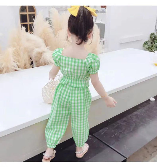 Conjunto Infantil de Dos Piezas con Blusa de Mangas Abullonadas y Estampado Floral - Image 14