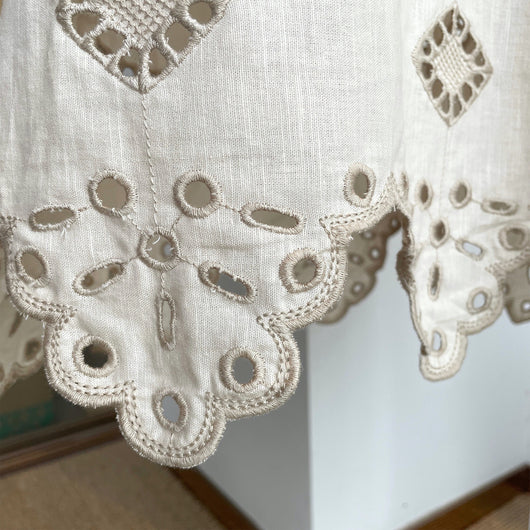 Vestido Maxi Boho Étnico de Lino con Bordados, Escote V Blanco - Image 9