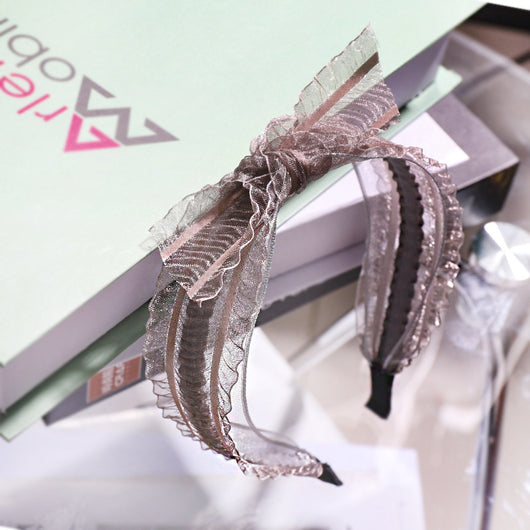 Diadema de Encaje con Moño Elegante - Image 3
