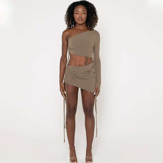 Conjunto Crop Top Asimétrico con Falda Fruncida Lateral - Image 16