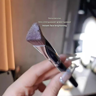 Brocha Triangular para Iluminar - Herramienta Profesional para Contorno Facial