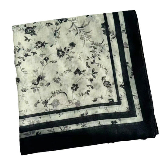 Pañuelo Estampado con Flores Pequeñas - Diseño Clásico - Image 5