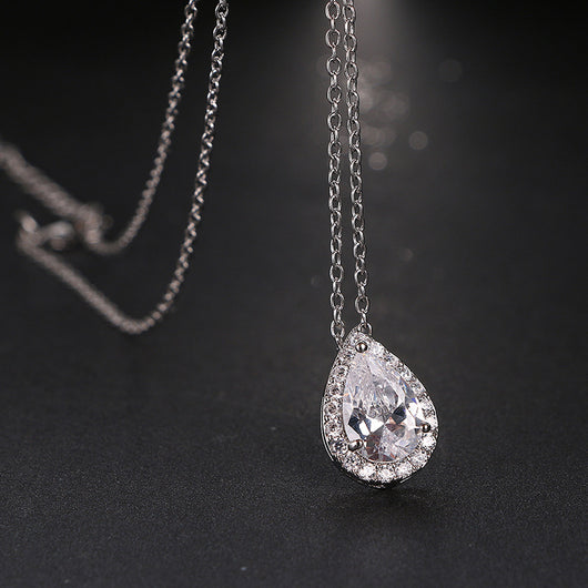 Collar y Aretes de Gemas en Forma de Gota de Agua - Image 11