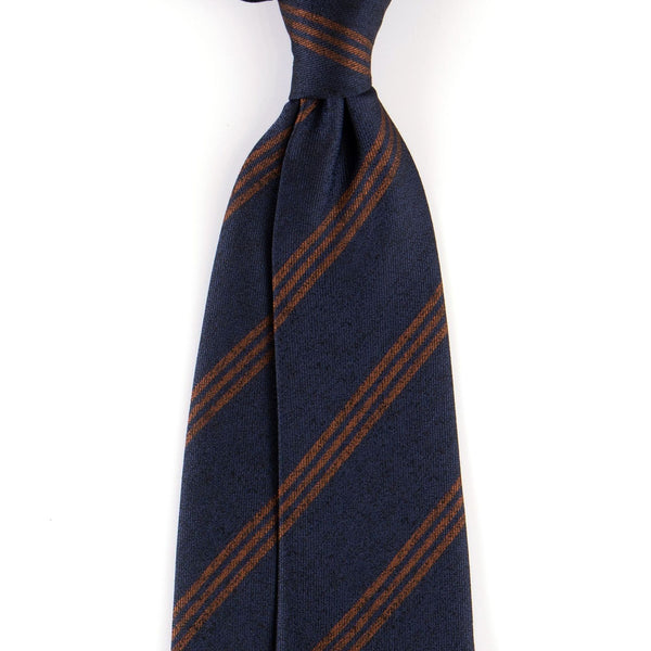 Corbata Minimalista Casual para Hombre con Contraste en Twill