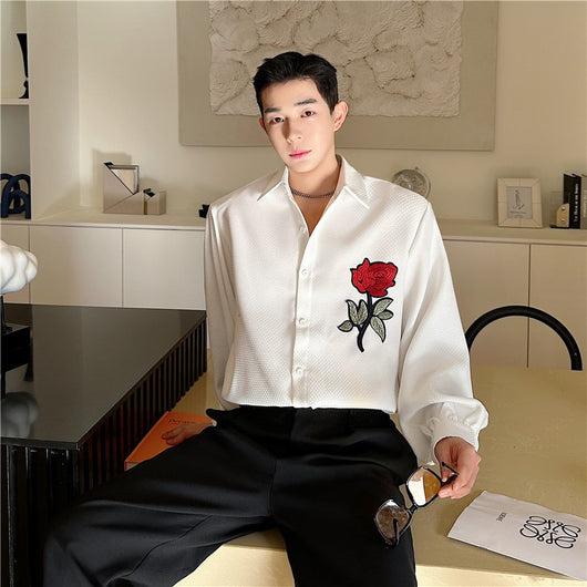Camisa Pesada para Hombre con Patrón de Rosa Bordada y Tejido Jacquard Texturizado - Image 3