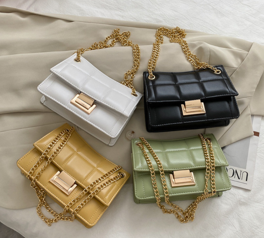 Bolso Mensajero con Bordado y Cadena - Image 19