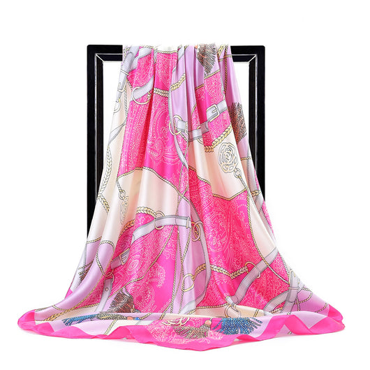 Pañuelo de Seda con Cadena Decorativa para Mujer - Image 4