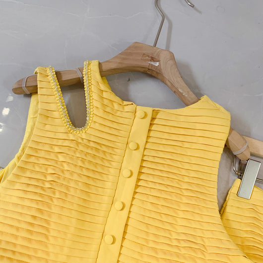 Conjunto Elegante con Chaleco Hueco y Falda Irregular - Image 8