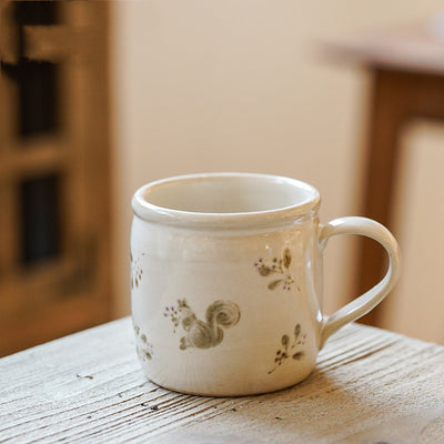 Taza Pequeña Ardilla del Bosque en Marrón - Image 5
