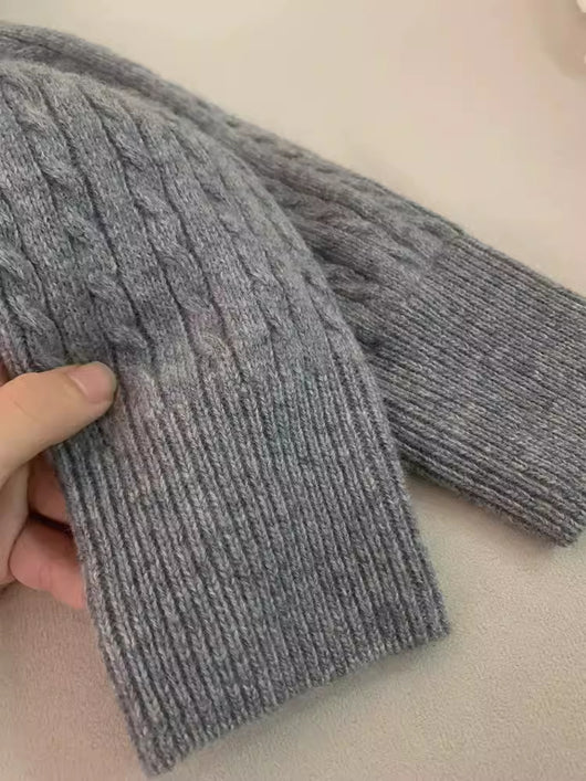 Cardigan de Lana Tejido Gris con Botones Dorados - Image 11