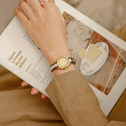 Reloj Retro Minimalista con Diseño Étnico para Mujer - Image 2