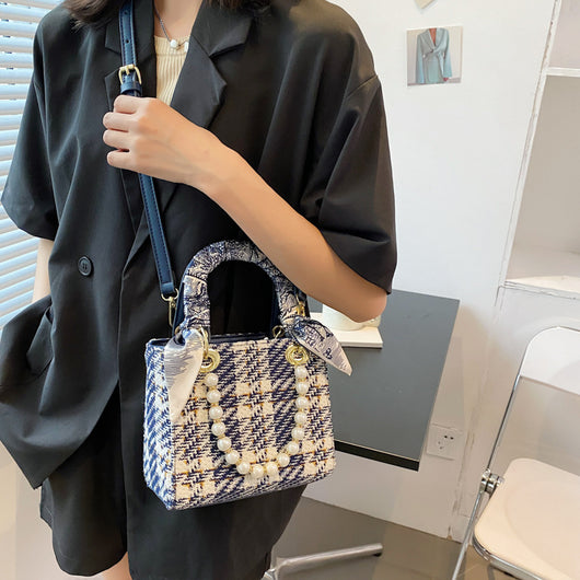 Bolso Diagonal Elegante con Perla y Diseño Asimétrico - Image 5
