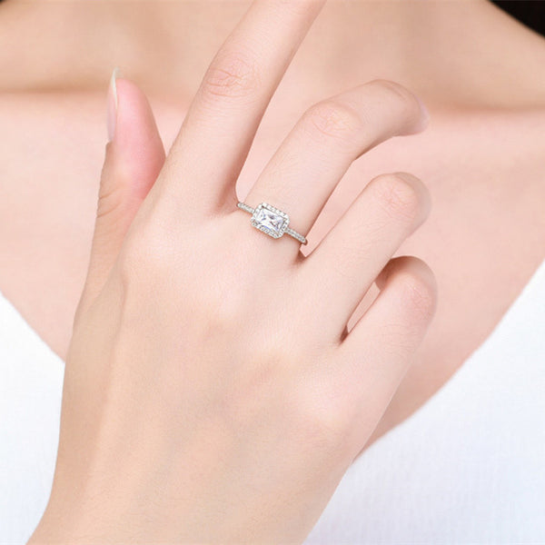 Anillo de Lujo Rectangular con Circones Incrustados para Mujer - Estilo Europeo