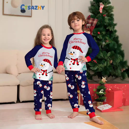 Pijamas Navideños Familiares a Juego con Diseño de Muñeco de Nieve - Image 3