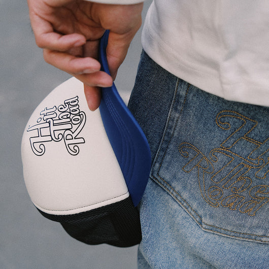Gorras Retro Azul y Blanco a Juego - Accesorios de Pareja Tendencia Nacional - Image 3