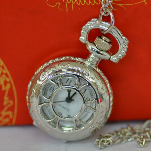 Collar Reloj de Bolsillo de Cuarzo con Pétalos Calados - Image 9