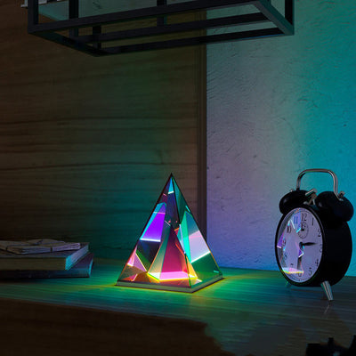 Lámpara de Mesa Pirámide - Luz Nocturna Creativa para Dormitorio y Sala - Image 7