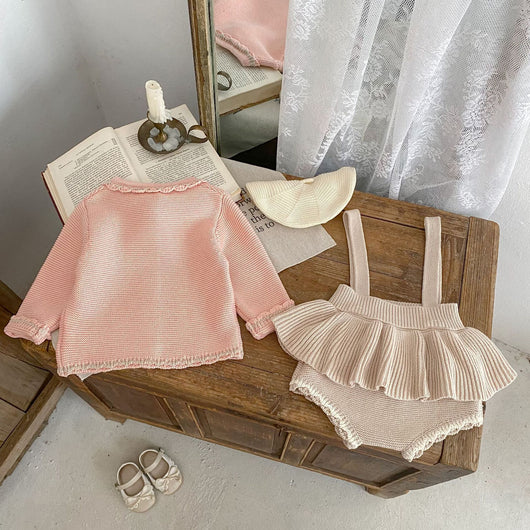 Conjunto de Dos Piezas para Bebé Niña - Cardigan Bicolor con Falda Pantalón Suspensores - Image 8