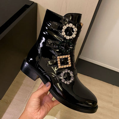 Botas Martin Estilo Británico para Mujer con Hebilla y Suela Plana - Image 16