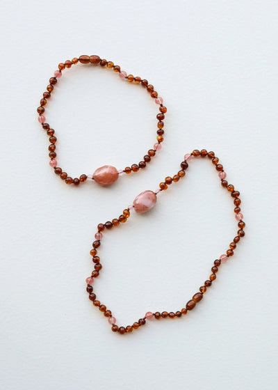 Âmbar Cognac Báltico || Quartzo Cereja + Quartzo Rosa || Conjunto de Colar