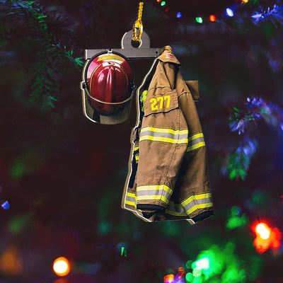 Adorno Navideño Árbol de Navidad en Madera con Diseño de Traje Ignífugo - Image 6